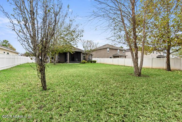 72 BRADFORD LAKE Circle, Jacksonville, FL 32218