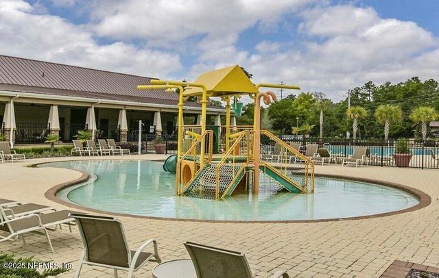 72 BRADFORD LAKE Circle, Jacksonville, FL 32218