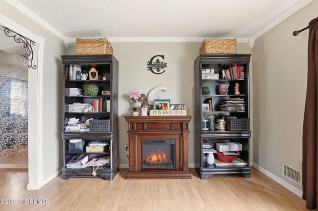 1 Mimi Lane, Howell, NJ 07731