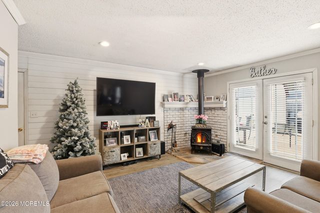 1 Mimi Lane, Howell, NJ 07731