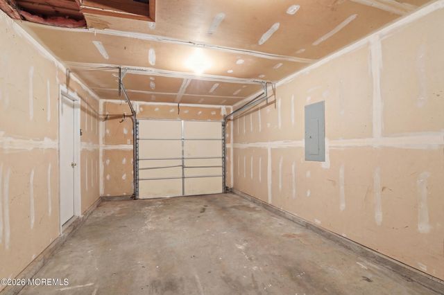 1 Mimi Lane, Howell, NJ 07731