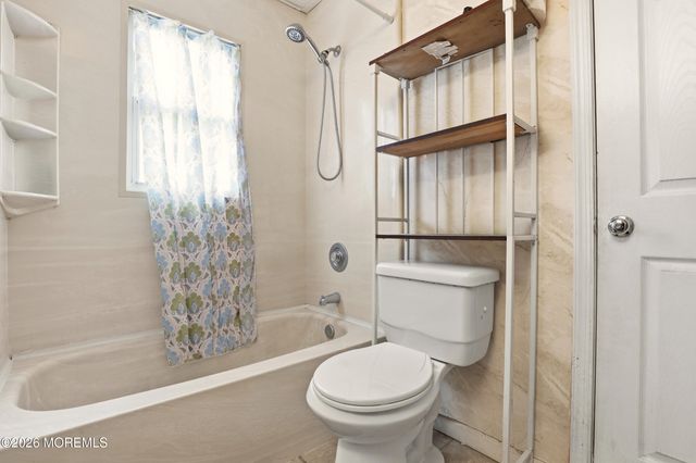 1 Mimi Lane, Howell, NJ 07731