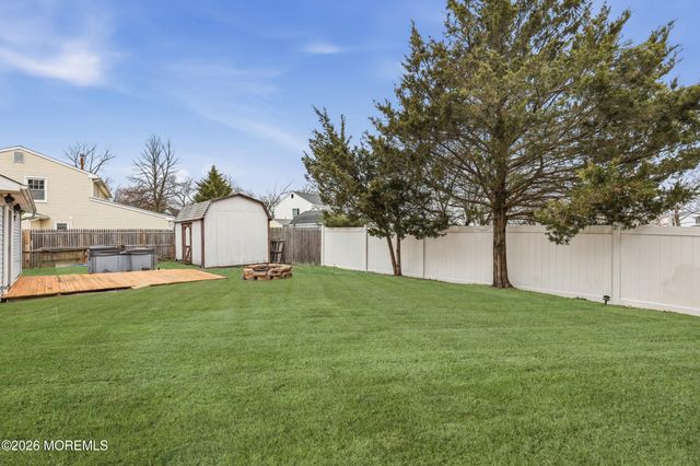 1 Mimi Lane, Howell, NJ 07731