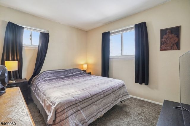 6 Herbert Ln, Hackettstown Town, NJ 07840