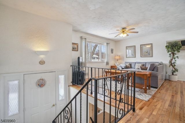 6 Herbert Ln, Hackettstown Town, NJ 07840