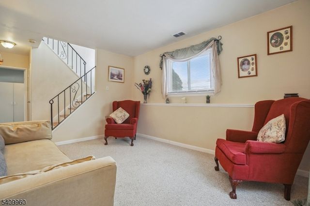 6 Herbert Ln, Hackettstown Town, NJ 07840