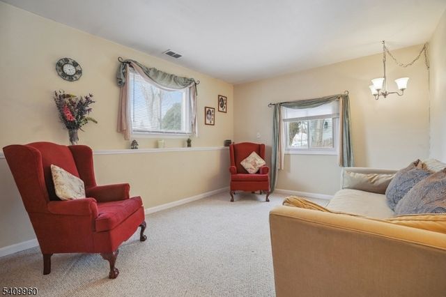 6 Herbert Ln, Hackettstown Town, NJ 07840