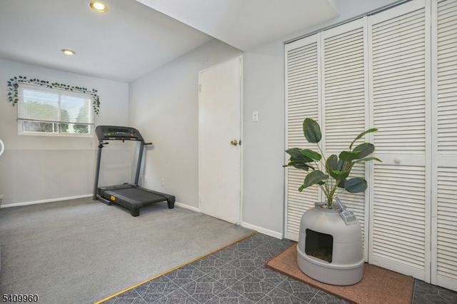 6 Herbert Ln, Hackettstown Town, NJ 07840