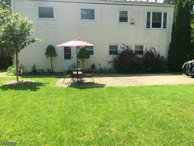 6 Herbert Ln, Hackettstown Town, NJ 07840