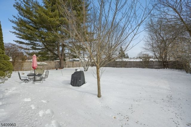 6 Herbert Ln, Hackettstown Town, NJ 07840