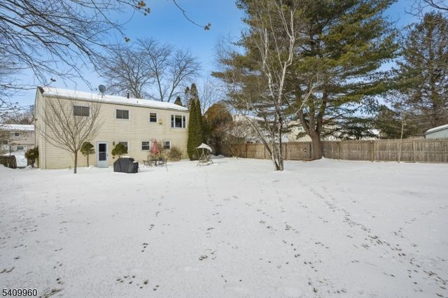 6 Herbert Ln, Hackettstown Town, NJ 07840