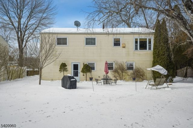 6 Herbert Ln, Hackettstown Town, NJ 07840