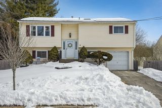 6 Herbert Ln, Hackettstown Town, NJ 07840