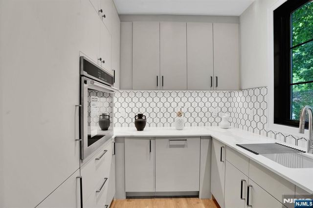 24 S Lyle Avenue, Tenafly, NJ 07670