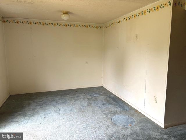 1326 EDNA RD, Pasadena, MD 21122