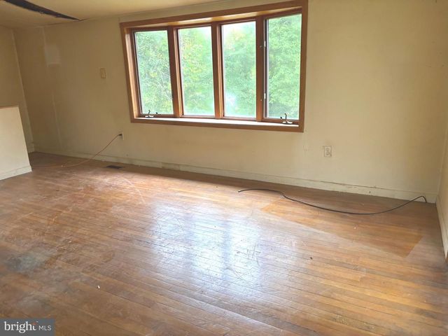 1326 EDNA RD, Pasadena, MD 21122