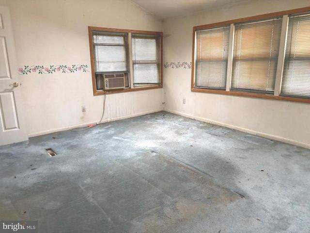 1326 EDNA RD, Pasadena, MD 21122