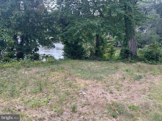 1326 EDNA RD, Pasadena, MD 21122