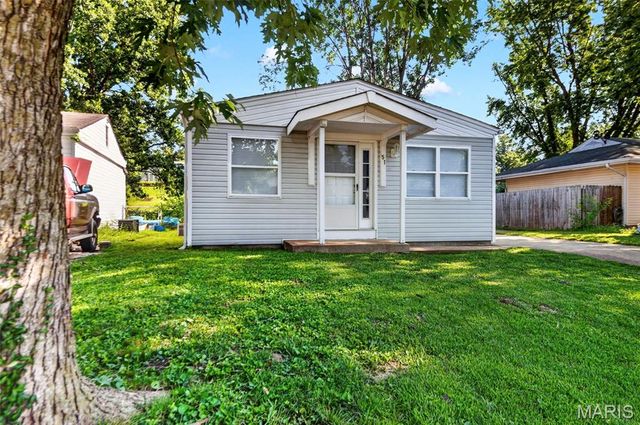 51 Cedar Field Drive, Pacific, MO 63069