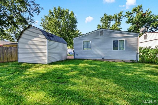 51 Cedar Field Drive, Pacific, MO 63069