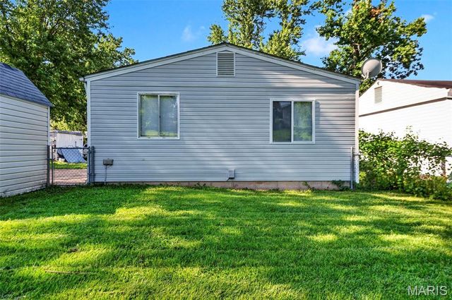 51 Cedar Field Drive, Pacific, MO 63069