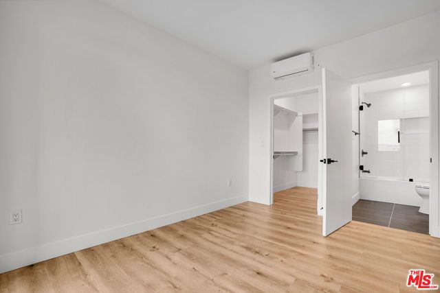 5657 Virginia Avenue 303, Los Angeles, CA 90038