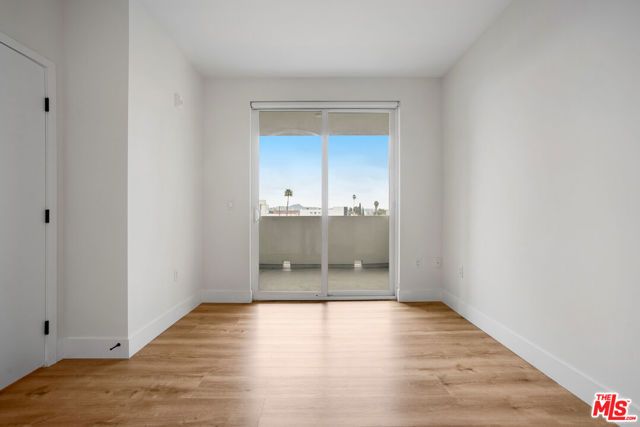 5657 Virginia Avenue 303, Los Angeles, CA 90038