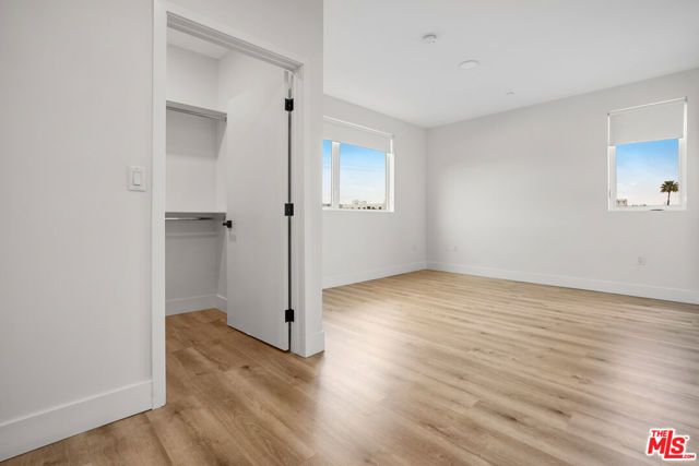5657 Virginia Avenue 303, Los Angeles, CA 90038