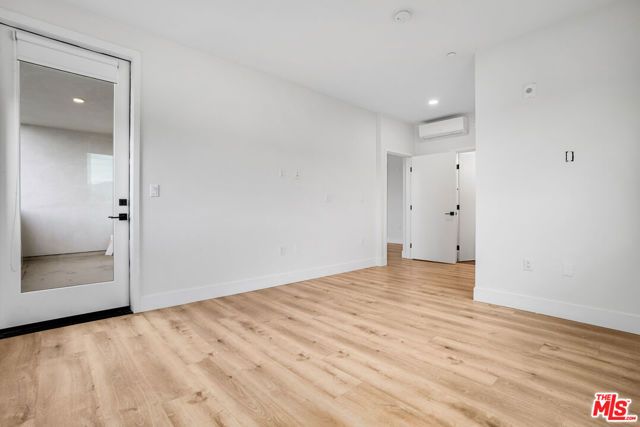 5657 Virginia Avenue 303, Los Angeles, CA 90038