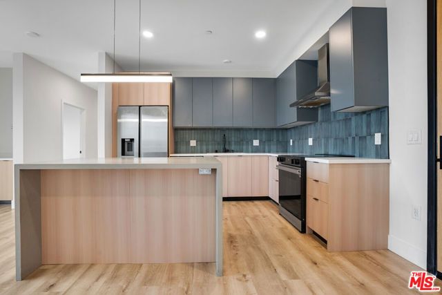 5657 Virginia Avenue 303, Los Angeles, CA 90038