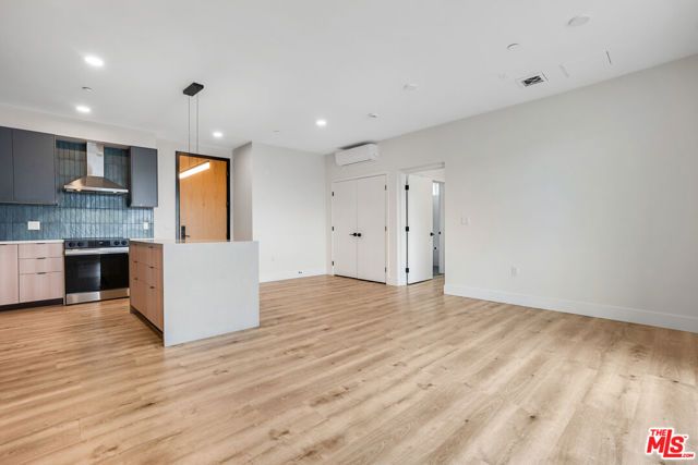 5657 Virginia Avenue 303, Los Angeles, CA 90038