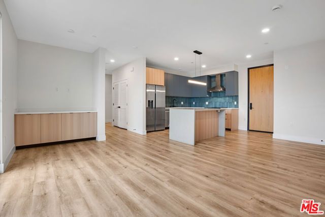 5657 Virginia Avenue 303, Los Angeles, CA 90038