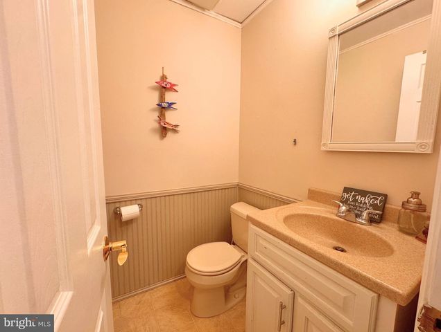 24 POPLAR AVE, North Brunswick, NJ 08902