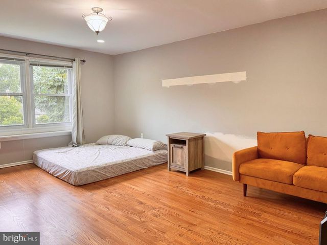 24 POPLAR AVE, North Brunswick, NJ 08902