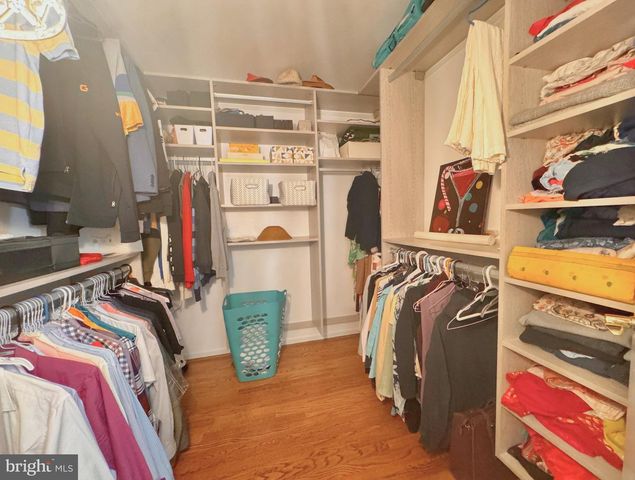 24 POPLAR AVE, North Brunswick, NJ 08902