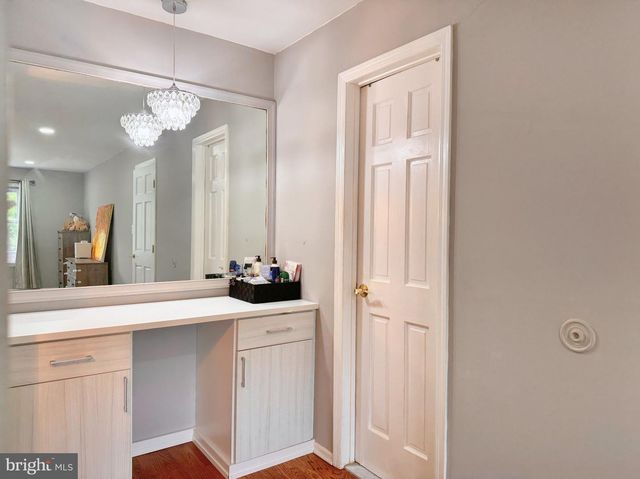 24 POPLAR AVE, North Brunswick, NJ 08902