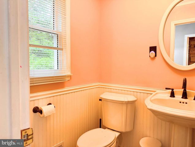 24 POPLAR AVE, North Brunswick, NJ 08902