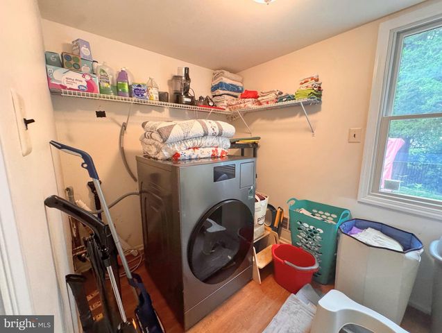 24 POPLAR AVE, North Brunswick, NJ 08902