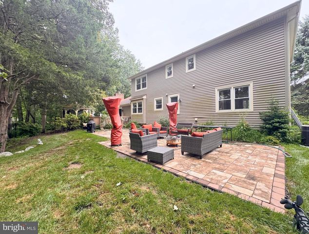 24 POPLAR AVE, North Brunswick, NJ 08902