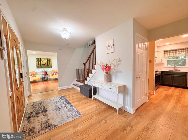 24 POPLAR AVE, North Brunswick, NJ 08902