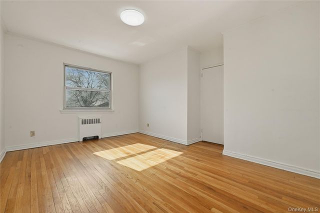 196-32 Pompeii Avenue 2C, Holliswood, NY 11423