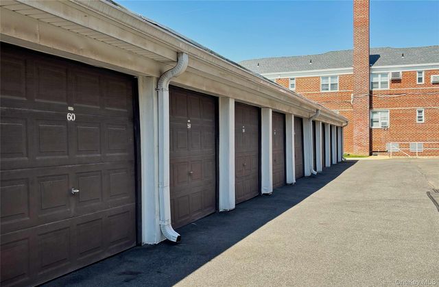 196-32 Pompeii Avenue 2C, Holliswood, NY 11423