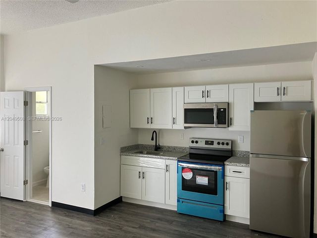 467 NW 8th Street 4, Miami, FL 33136