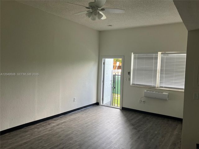 467 NW 8th Street 4, Miami, FL 33136