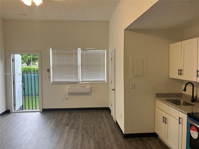 467 NW 8th Street 4, Miami, FL 33136