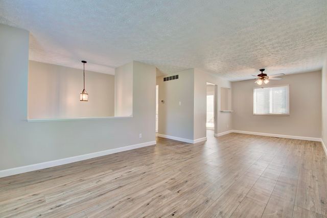 6174 Ridgewood Court, Florence, KY 41042