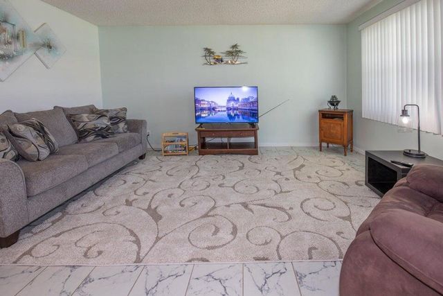 216 N Federal Highway 6, Lake Worth Beach, FL 33460