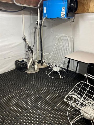 525 Pleasant Street, Tonganoxie, KS 66086