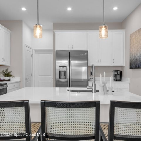 906 Castleford Avenue NE, Palm Bay, FL 32905