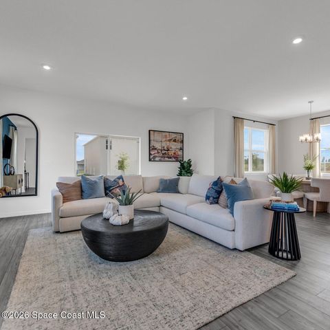 906 Castleford Avenue NE, Palm Bay, FL 32905